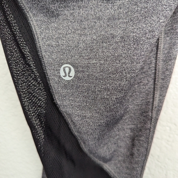 Lululemon two toned mesh crop 10 - Picture 3 of 4